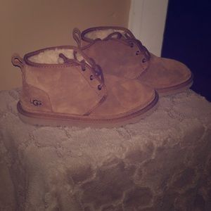 Ugg Neumel boots *FIRM at $60 🎉*